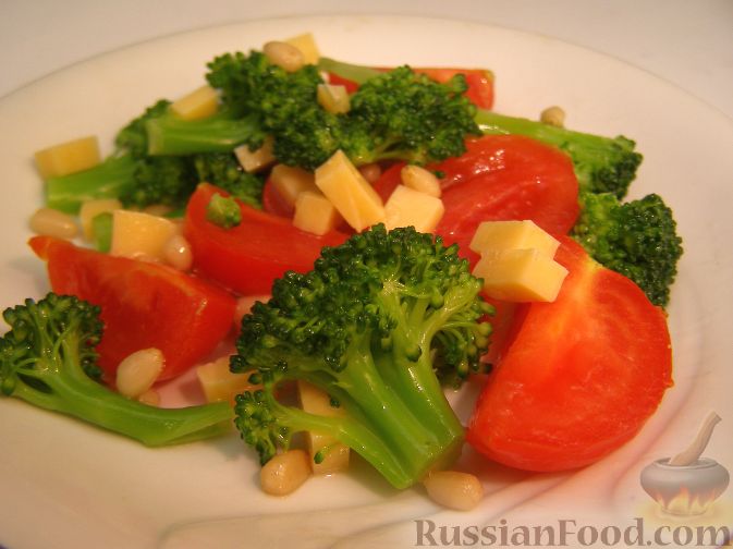 Рецепт Салат из брокколи, с помидорами и кедровыми орехами