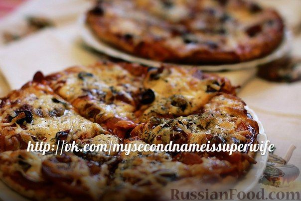 Рецепт Пицца с салями и маслинами