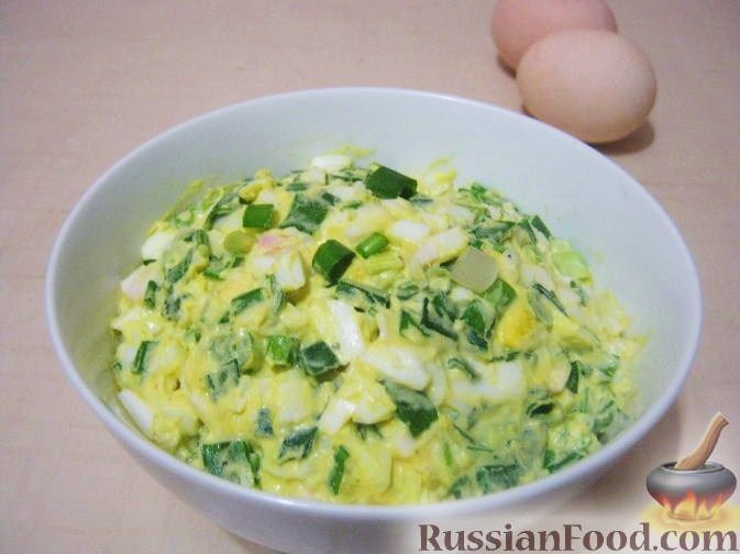 Рецепт Салат из яиц и зеленого лука