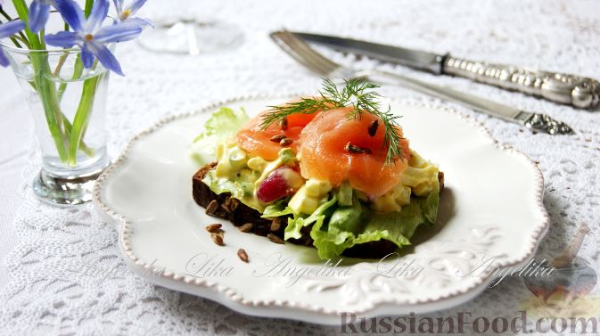 Рецепт Бутерброд с сёмгой и яичным салатом