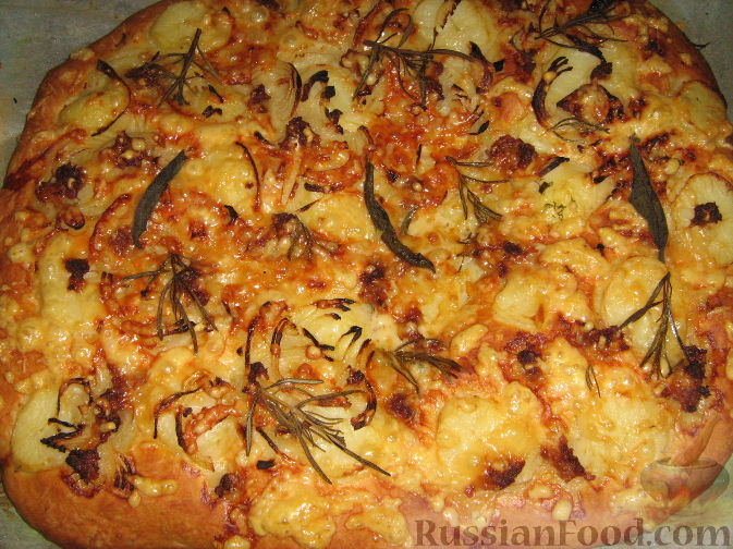 Рецепт Фокачча с картофелем и домашними колбасками