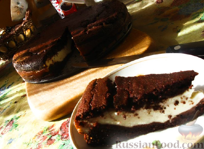 Рецепт Шоколадный кекс-пирог с творожно-сырной начинкой