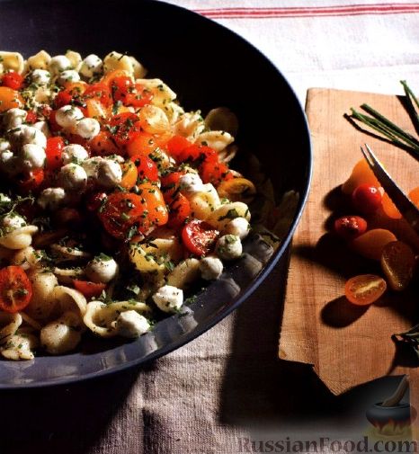 Рецепт Паста с моцареллой, помидорами и травами