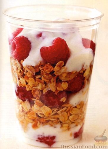 Рецепт Злаковый завтрак с йогуртом и малиной