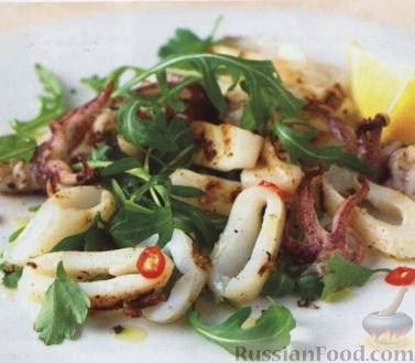 Рецепт Салат из жареных кальмаров и свежей зелени