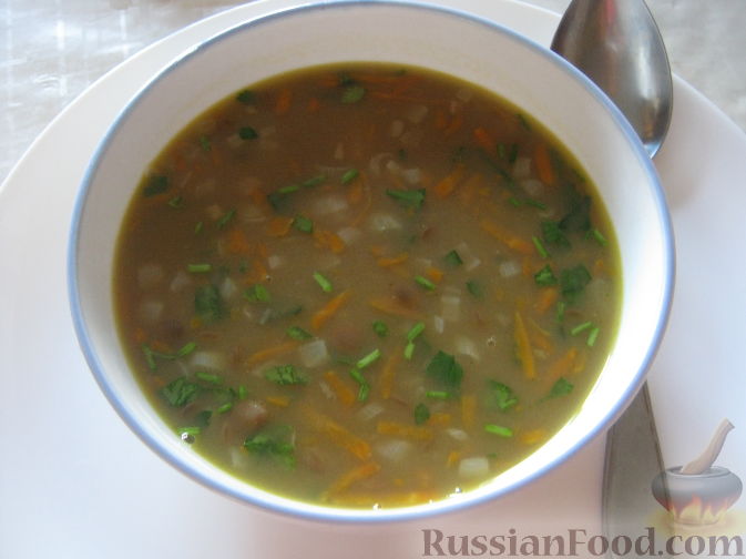 Рецепт Суп из свиных копченых ребрышек с зеленой чечевицей
