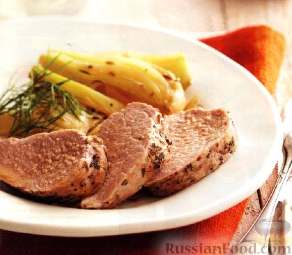 Рецепт Свиное филе с фенхелем и розмарином в сметанном соусе