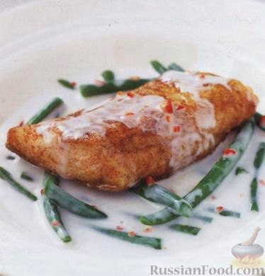 Рецепт Морская рыба под соусом из кокосового молока, перца чили и зеленой фасоли