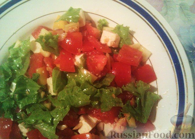Рецепт Овощной салат с брынзой и арахисом