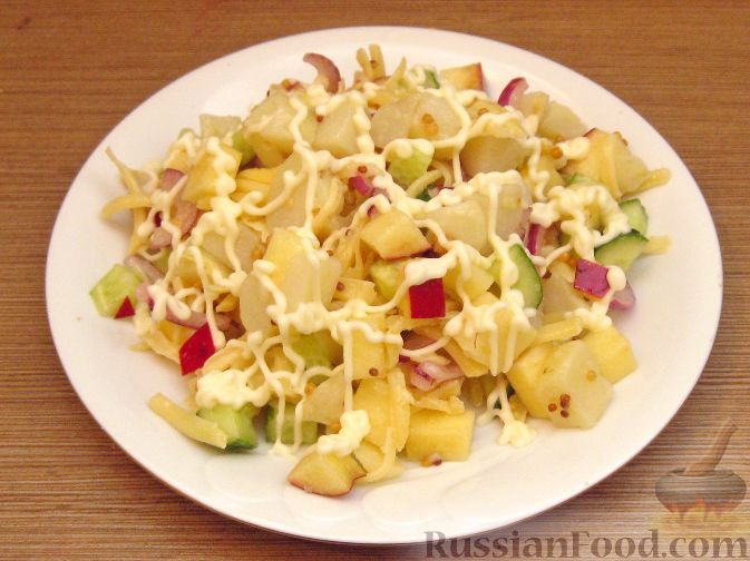 Рецепт Салат картофельный с сыром и яблоками