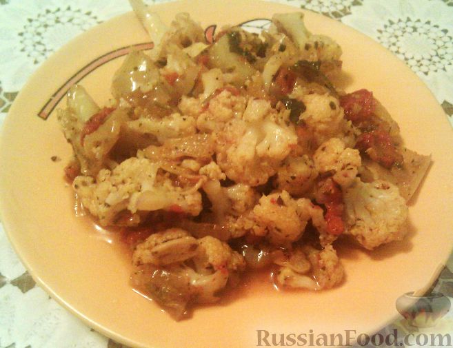 Рецепт Цветная капуста, тушенная с помидорами и болгарским перцем