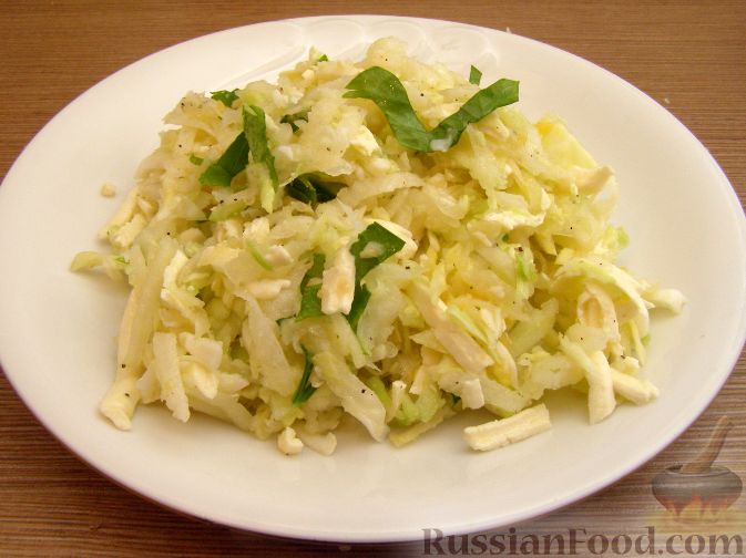 Рецепт Капустный салат с дайконом и брынзой