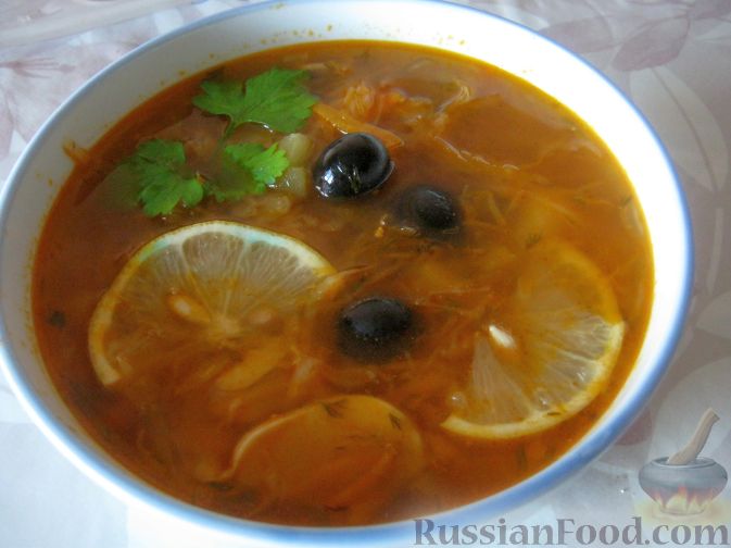 Рецепт Солянка с капустой, грибами и консервированной рыбой