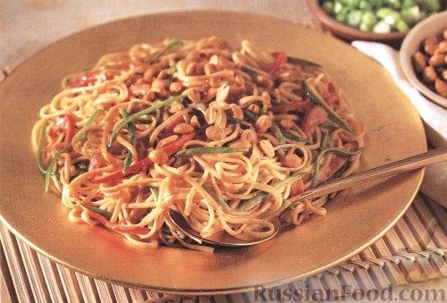 Рецепт Салат из спагетти с арахисом