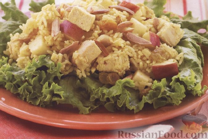 Рецепт Теплый салат из риса, куриного филе и яблока