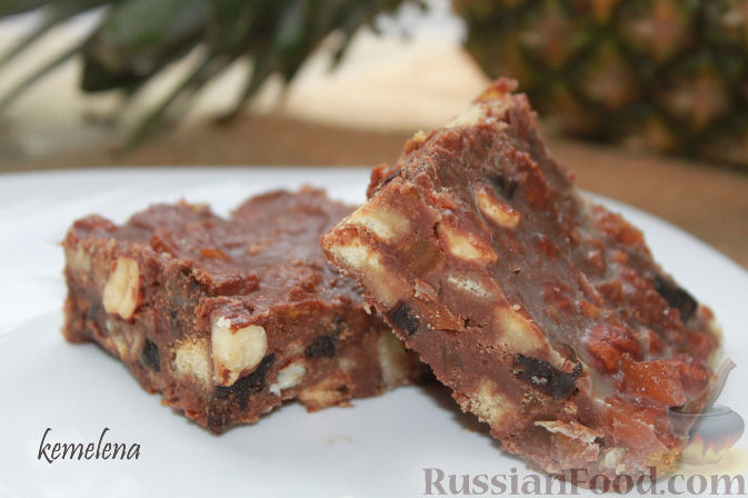 Рецепт Шоколадное лакомство с орехами и сухофруктами