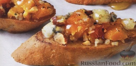 Рецепт Сладкие бутерброды с курагой, орехами, сыром и медом