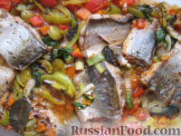 Фото приготовления рецепта: Рыба  с овощами - шаг №4