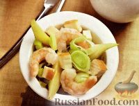 Фото к рецепту: Салат с креветками и грушами