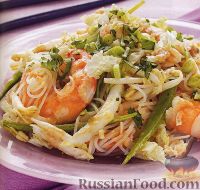 Фото к рецепту: Салат из рисовой лапши с креветками