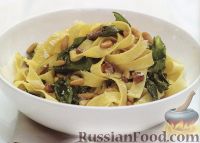 Фото к рецепту: Феттучини со шпинатом и анчоусами