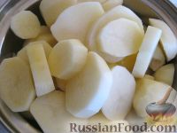 Фото приготовления рецепта: Жаркое из говядины с картофелем - шаг №4