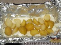 Фото приготовления рецепта: Скумбрия, запеченная с молодым картофелем - шаг №9