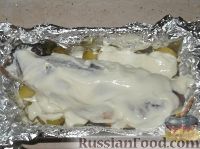 Фото приготовления рецепта: Скумбрия, запеченная с молодым картофелем - шаг №11