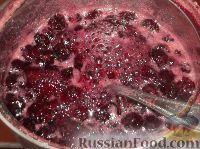 Фото приготовления рецепта: Варенье из вишни без косточек - шаг №7