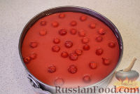 Фото приготовления рецепта: Творожно-малиновый десерт - шаг №9