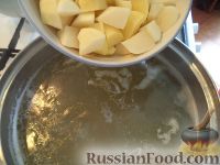 Фото приготовления рецепта: Суп картофельный с галушками - шаг №2