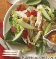 Фото к рецепту: Куриный салат с капустой, яблоками и виноградом