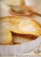 Фото к рецепту: Пирог с яблоками и клубникой