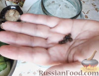 Фото приготовления рецепта: Консервированные огурчики на зиму - шаг №3