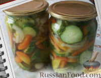 Фото к рецепту: Салат из огурцов и помидоров на зиму