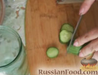 Фото приготовления рецепта: Салат из огурцов и помидоров на зиму - шаг №1