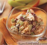 Фото к рецепту: Куриный салат с сельдереем и клюквой