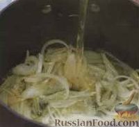 Фото приготовления рецепта: Томатный суп с фасолью, шпинатом и тортеллини - шаг №2
