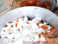 Фото приготовления рецепта: Баклажаны маринованные с помидорами и перцем - шаг №7