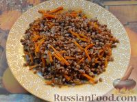 Фото к рецепту: Гречка (или рис) с морковно-луковой поджаркой