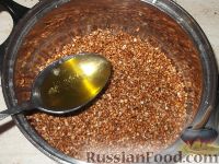 Фото приготовления рецепта: Гречка (или рис) с морковно-луковой поджаркой - шаг №3