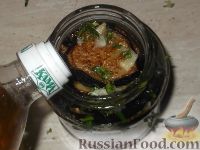 Фото приготовления рецепта: Жареные баклажаны с чесноком - шаг №8