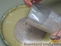Фото приготовления рецепта: Миндальный пирог с инжиром - шаг №9
