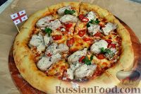 Фото к рецепту: Пицца с цыпленком "шкмерули"