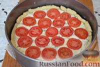 Фото приготовления рецепта: Пирог с творожной начинкой и помидорами - шаг №7