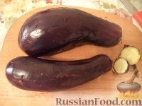 Фото приготовления рецепта: Салат из запечённого минтая, кукурузы и огурцов - шаг №10