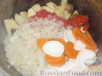 Фото приготовления рецепта: Картофель, тушеный с баклажанами и кабачками - шаг №14