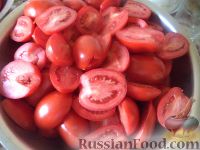 Фото приготовления рецепта: Салат на зиму "Помидоры, как свежие" - шаг №2