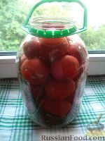 Фото приготовления рецепта: Квашеные помидоры - шаг №4