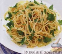 Фото к рецепту: Спагетти с чесночным маслом по-простому